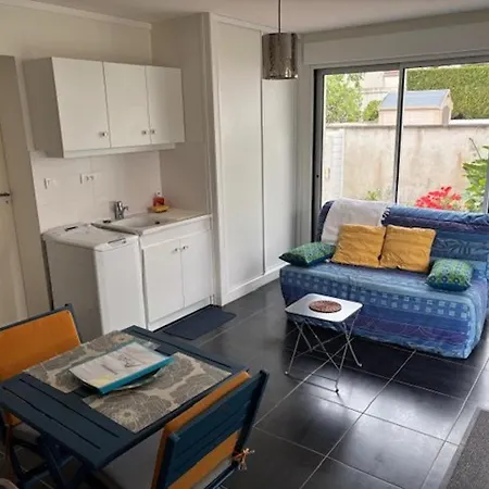 Royan, 2 Pièces, 4 Personnes - Fr-1-494-102 Royan